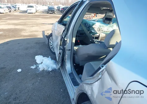 2012 Toyota Camry Le z USA, uszkodzony, nr VIN 4T4BF1FK1CR231655